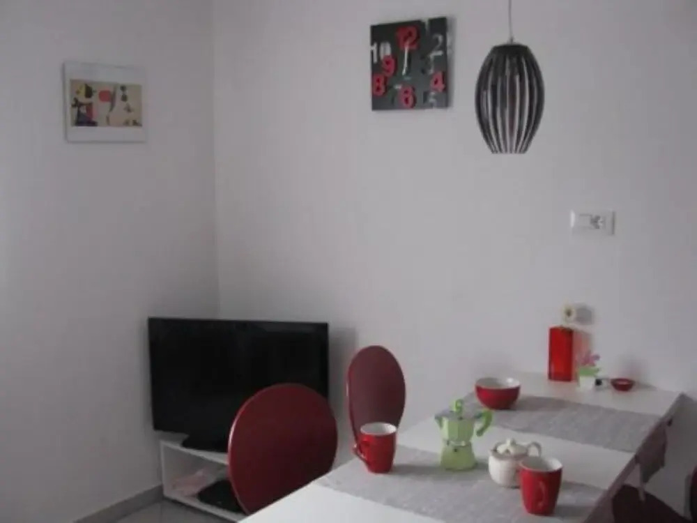 Xena - Comfort and Spacious - A2 Red