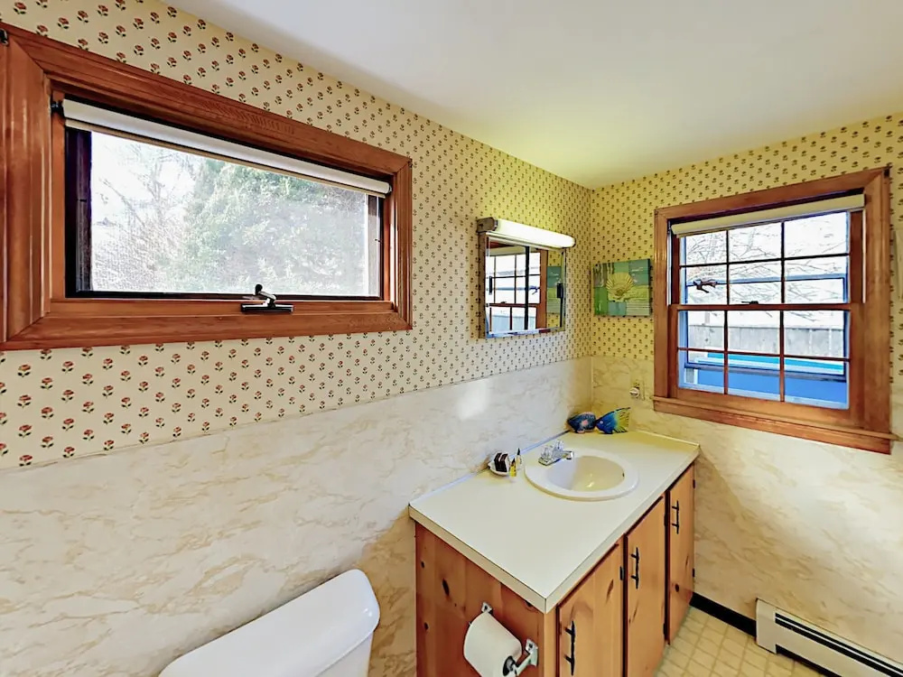 Garden  On Cape Cod 2 Bedroom Home