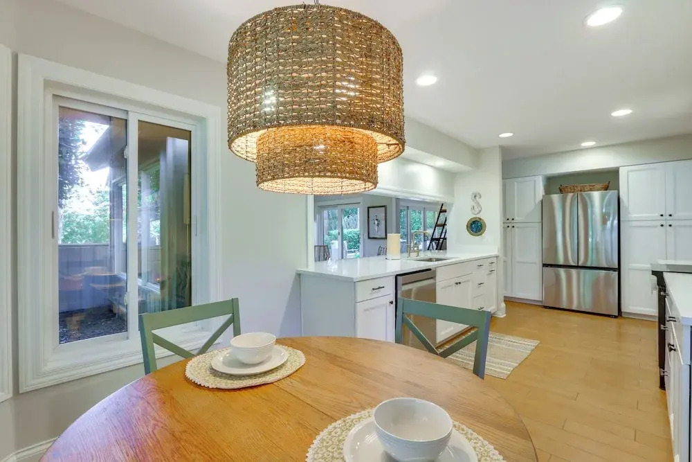 Charming Lakefront Retreat in Palmetto Dunes!