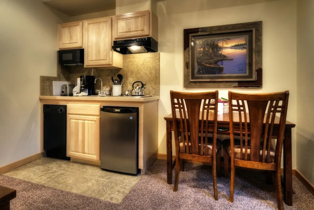 Grand Timber Lodge