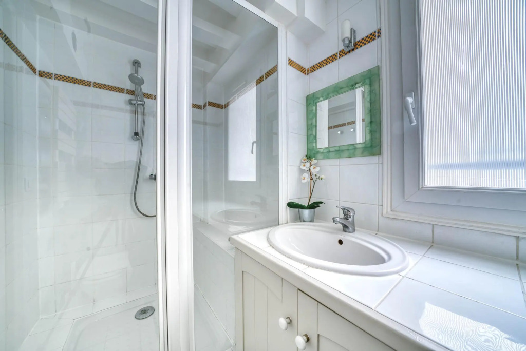 2066 - Saint Germain des Prés - Amazing Duplex