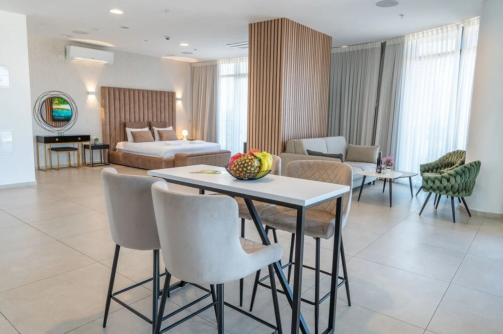 Hi-Yam SeaView Apartments & Suites - Building Shelter Available