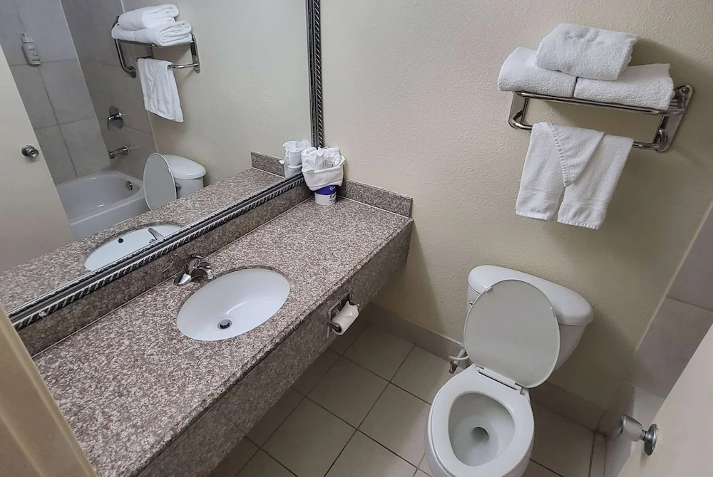 Hotel Monarchy & Suites