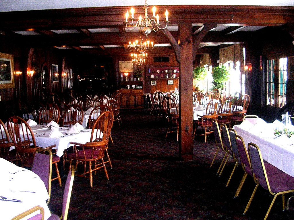 Lamie's Inn and The Old Salt Restaurant