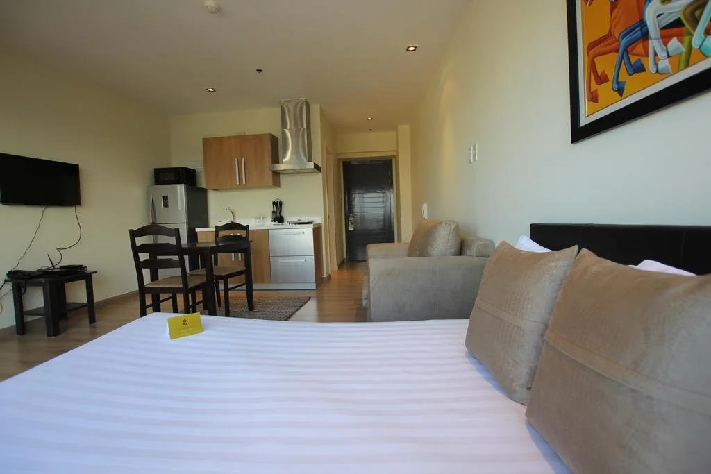 HI HOME At The Knightsbridge Residences