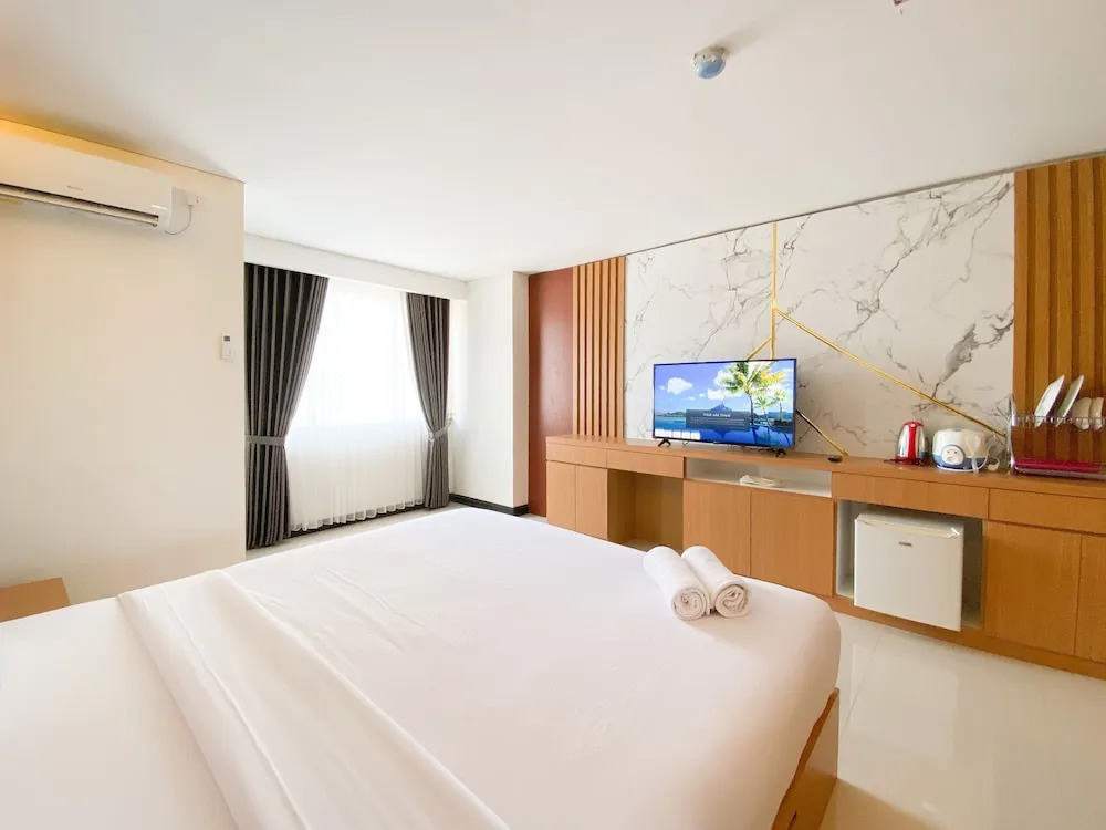 Homey And Strategic Studio (No Kitchen) At Sentraland Semarang Apartment
