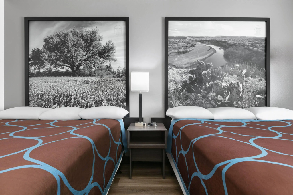 Super 8 by Wyndham Grapevine/DFW Airport Northwest