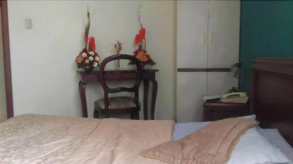 Colony Inn Hotel