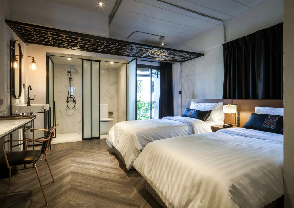 IR-ON Hotel