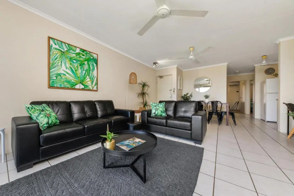 Charming CBD Apt 3bd 2bth - walk to Waterfront