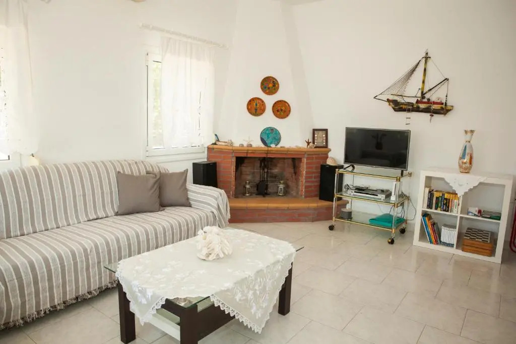 #FLH - Traditional House 1, Kastri