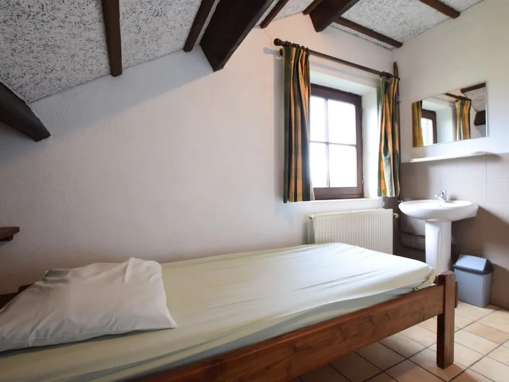 Holiday home in Nadrin, Filly with garden and spa