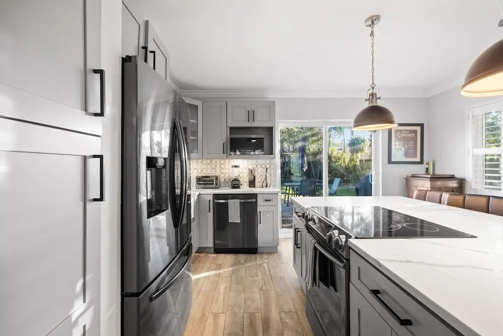 Recently Renovated Paradise W/ Private Pool! Close To Everything! 2 Bedroom Home by RedAwning
