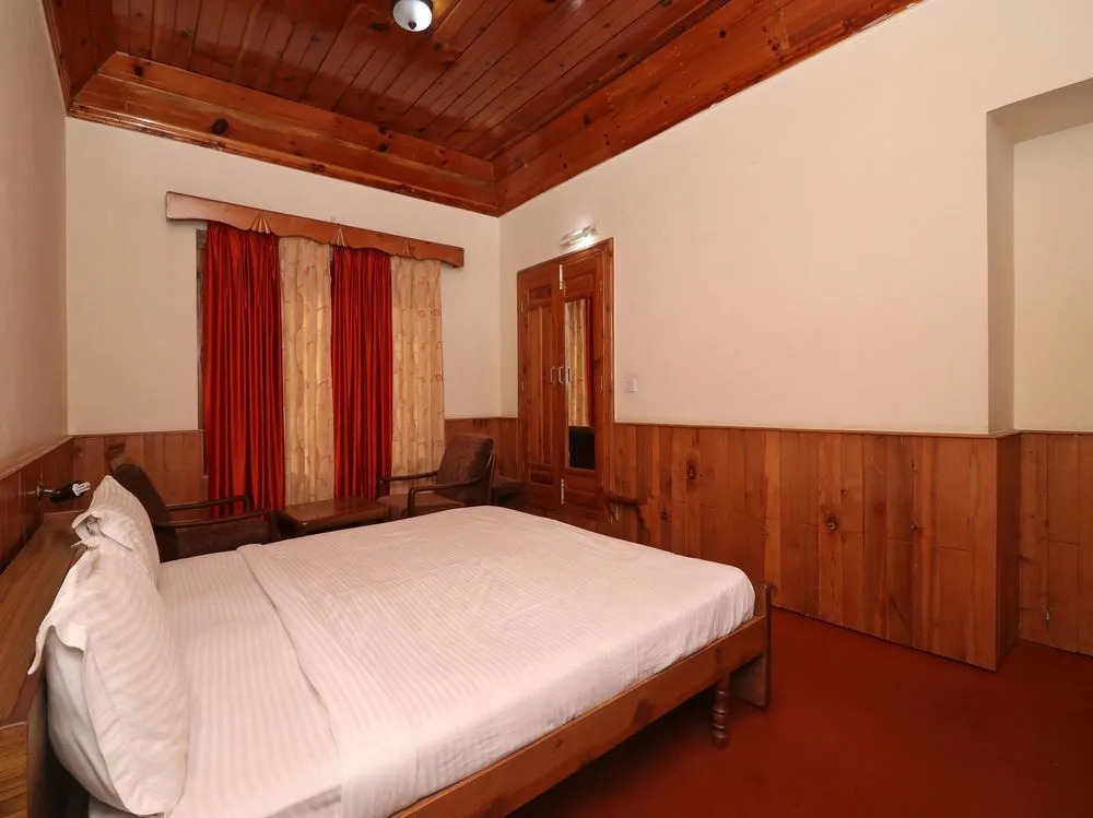 OYO 13694 Home Luxury 3BHK Cottage Mall Road