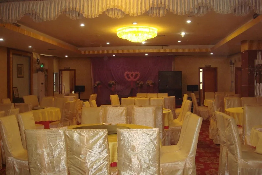 Longxiang Hotel