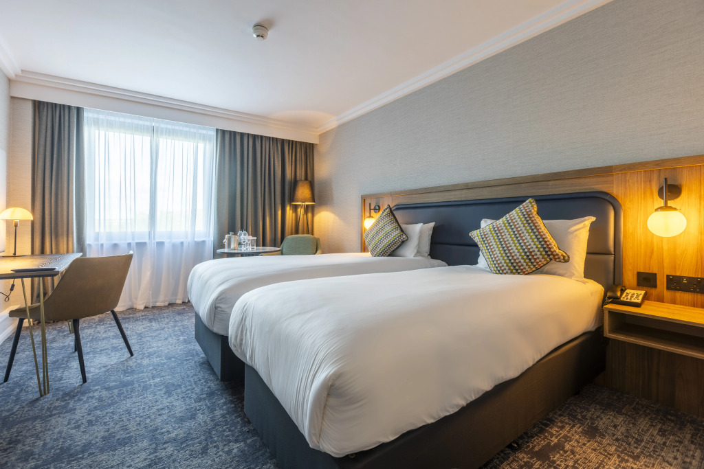 Crowne Plaza Manchester Airport by IHG