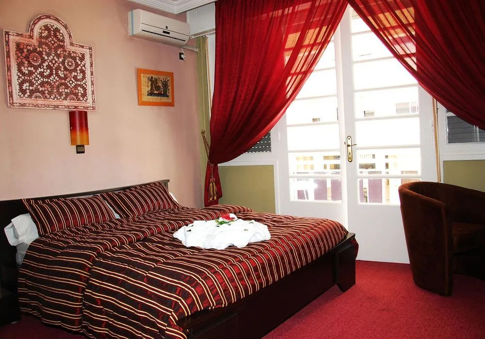 Ambassy Hotel