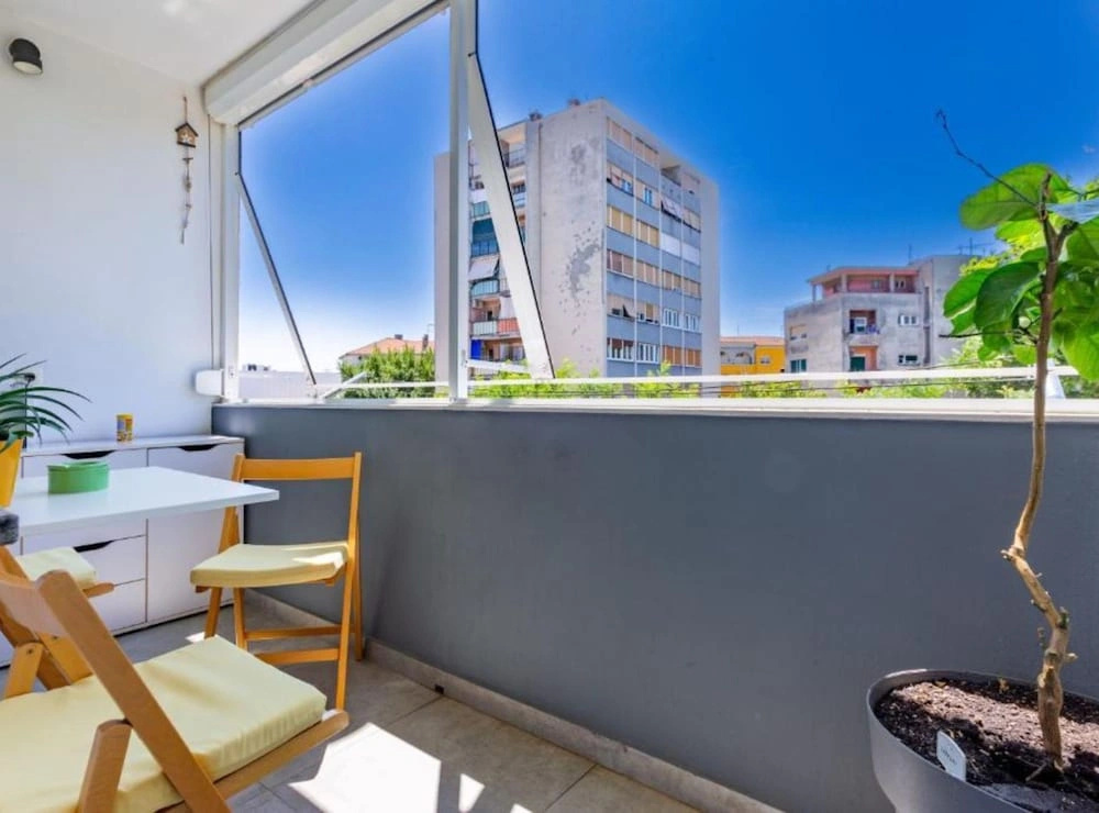 Artsea Apartment