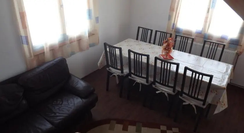 Hanga Apartments