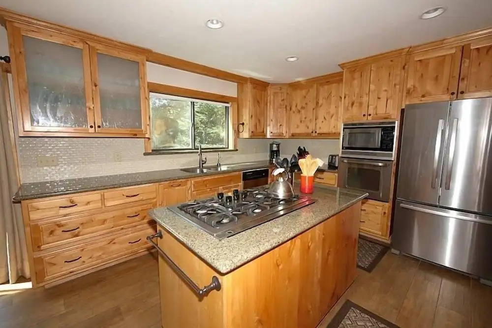 596 Danube Drive 3 Bedroom Home by RedAwning