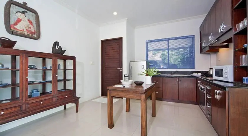 Karon Hill 12