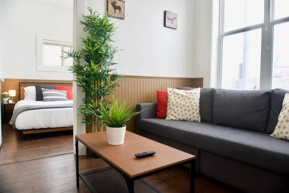 The Best Rental in Moose Jaw Large 2-br Parking Coffee