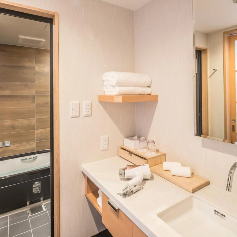 Kyoto Shinmachi Rokkaku Hotel grandereverie