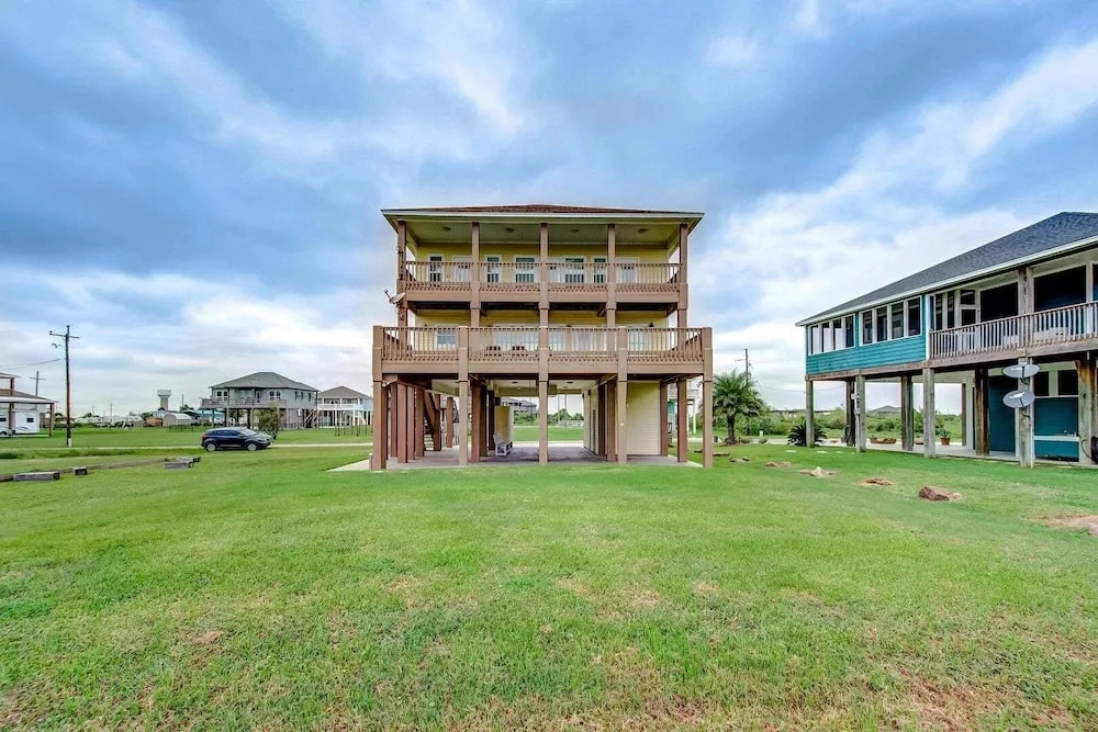 Oceanview 4 Bedroom Home
