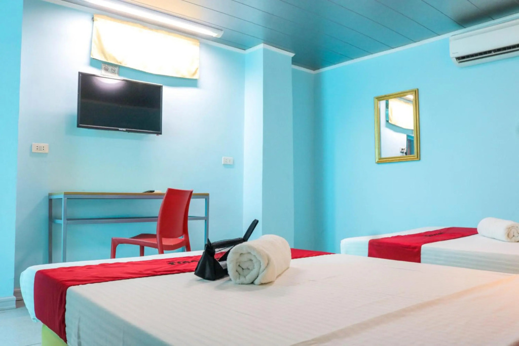 RedDoorz Plus at New Era Budget Hotel Near UCMed and Chong Hua Hospital Mandaue FORMER RedDoorz Plus New Era Budget Hotel Mandaue