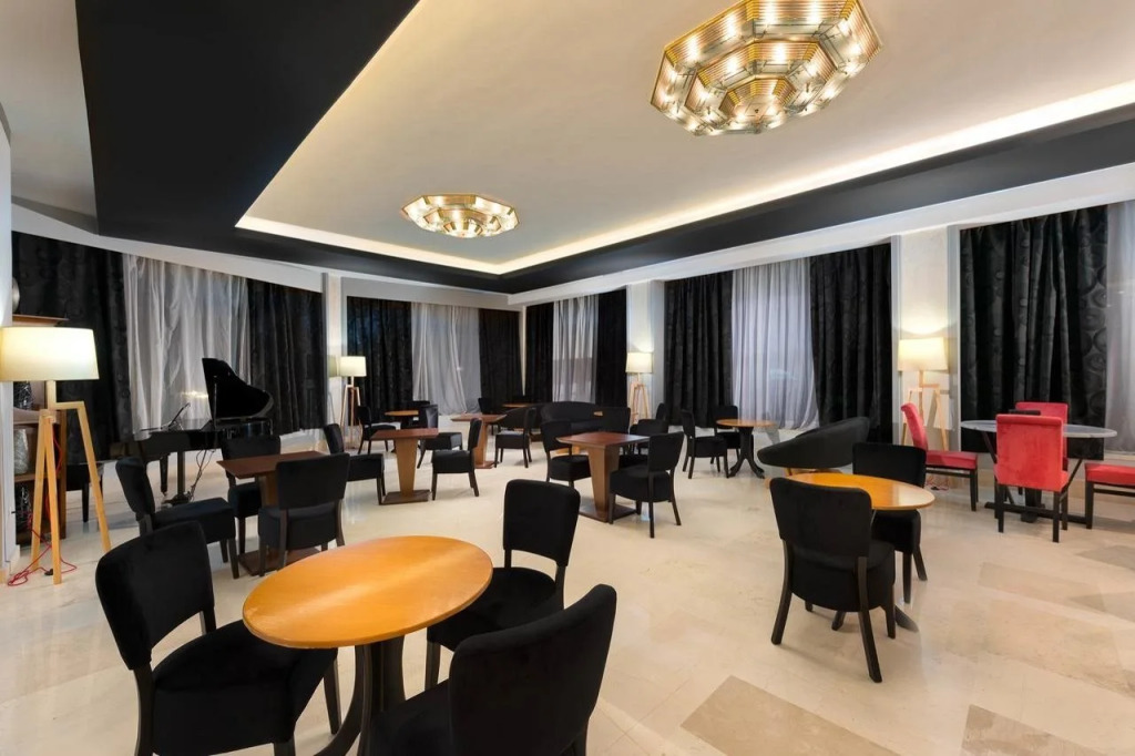 GQ Hotel & Club - Adults Only
