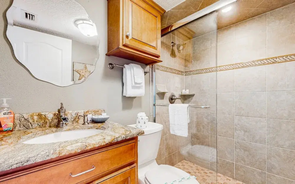 Oceanfront Community w/ Pool, Walk to Beach! condo