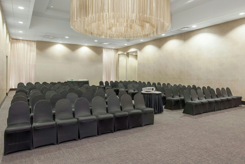 Crowne Plaza Chicago Ohare Hotel & Conf Ctr by IHG