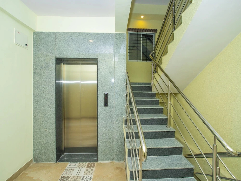 Capital O 23481 Rmv Savera Hotels