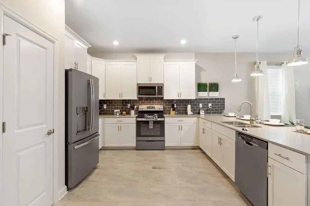 1509 MC - Exquisite 8BR Villa with Pool Games