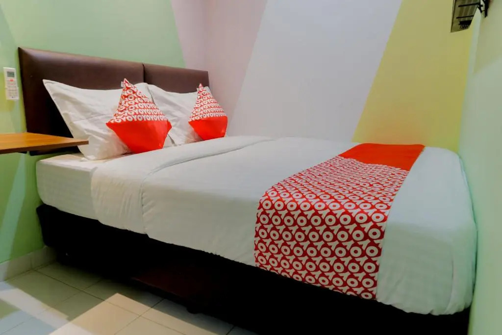 Ichiza Room RedPartner