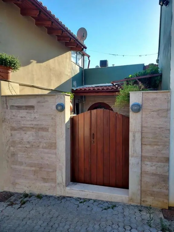 Kostogiorgis Home