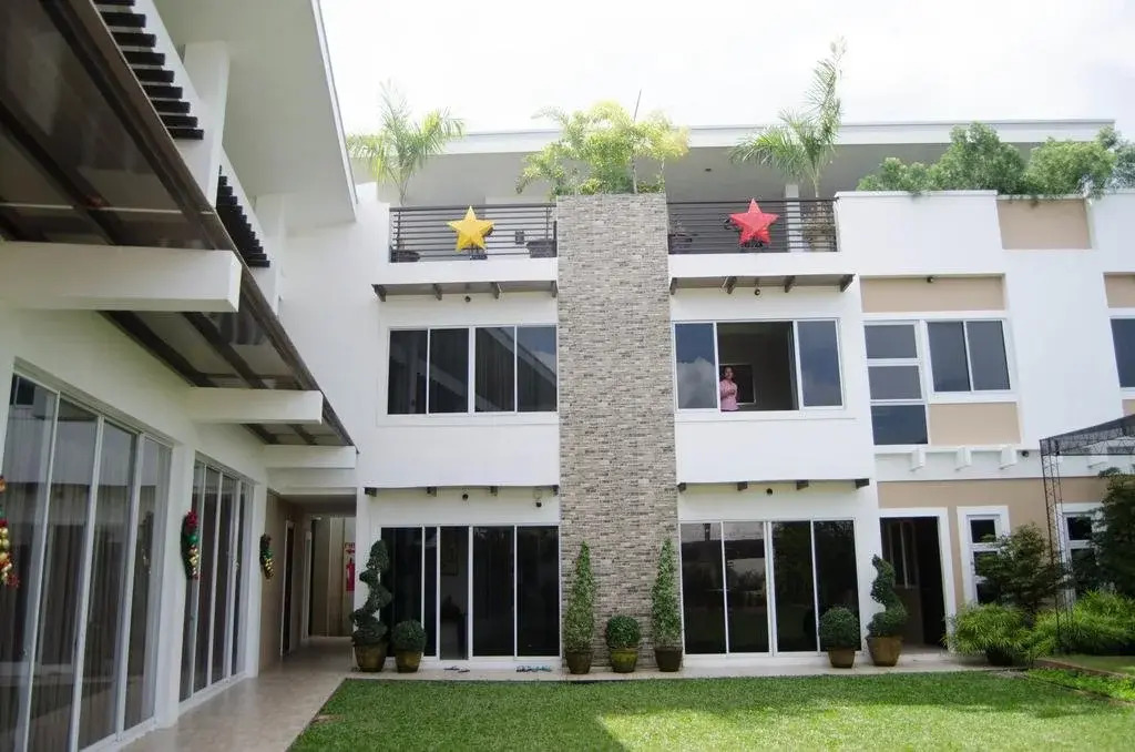 Alan Sr. Residences