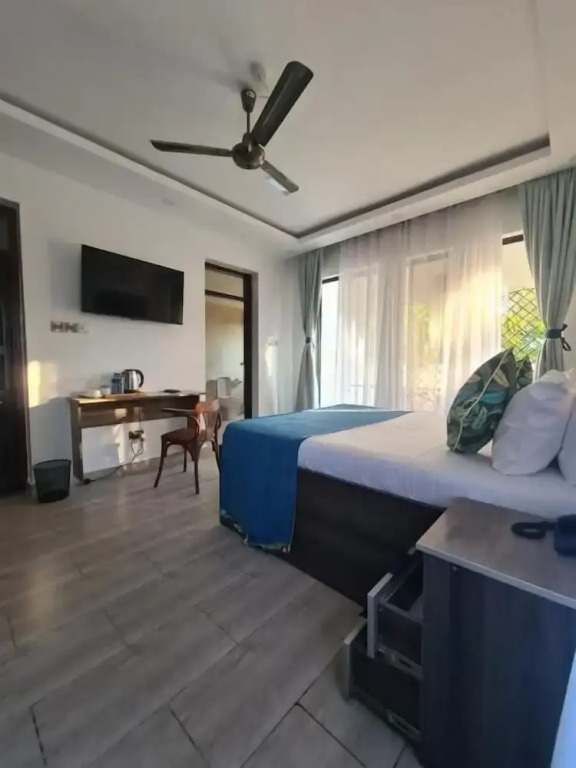 makaazi hotel Nyali