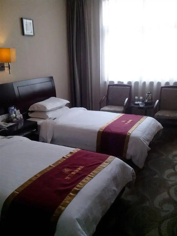 Zilongge Business Hotel