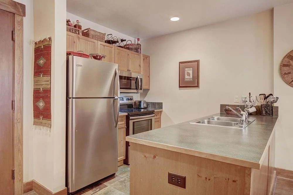 8858 The Springs 1 Bedroom Condo by RedAwning