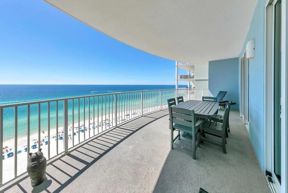 Twin Palms 1401