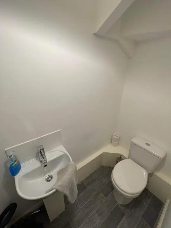 2 Laurel Court