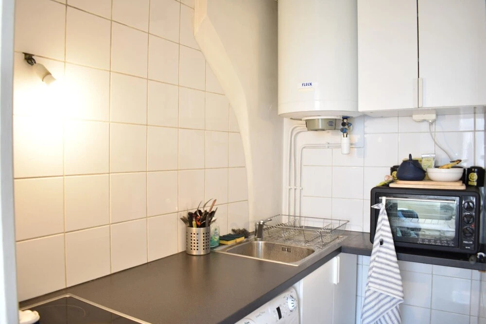 1 Bedroom Apartment In Central Paris
