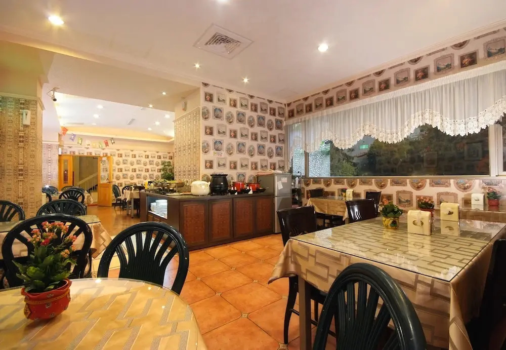 Lotus Hotel