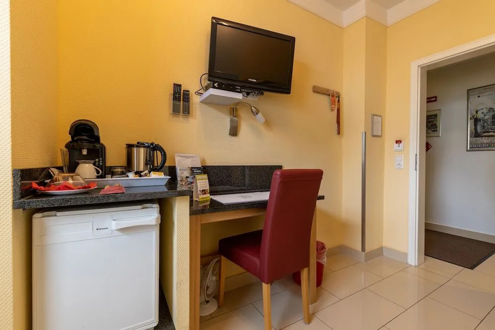 Gasper Business & Garden Hotel
