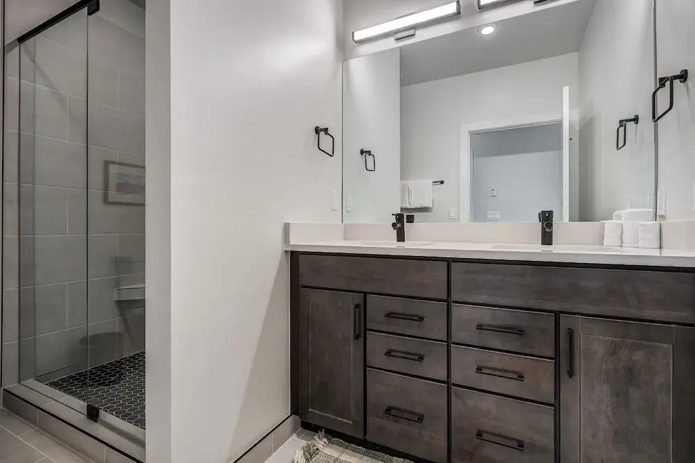 Spacious And Luxurious 2br Condo