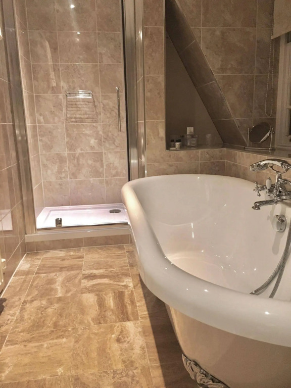 Le Bouchon Brasserie & Hotel