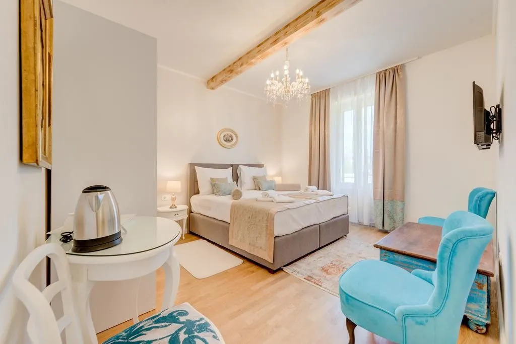 Le Monde - Vintage Accommodation