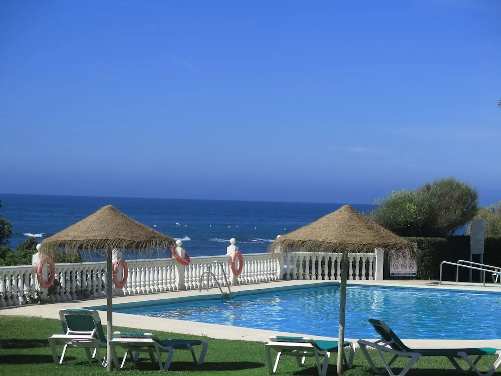 First Line Beach Mar y Sol Lubina