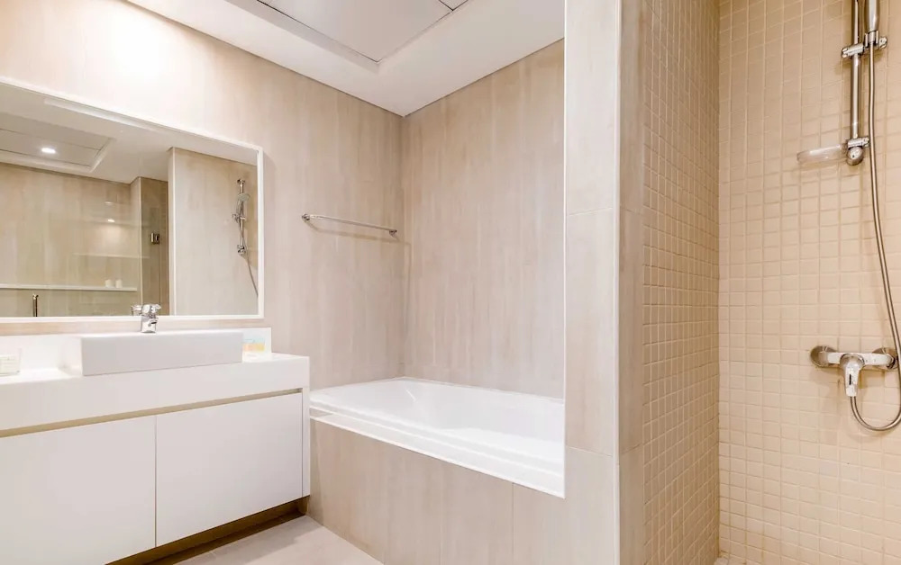 LUX The JBR Beach Sea View Suite